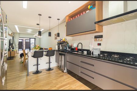Casa à venda com 151m², 3 quartos e 3 vagas Casa à venda com 151m², 3 quartos e 3 vagasCozinha