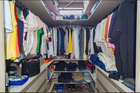 Casa à venda com 151m², 3 quartos e 3 vagas Casa à venda com 151m², 3 quartos e 3 vagasCloset - Suíte 2