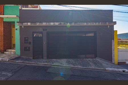 Casa à venda com 151m², 3 quartos e 3 vagas Casa à venda com 151m², 3 quartos e 3 vagasFachada