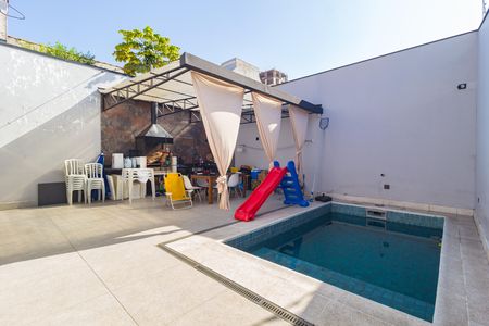 Casa à venda com 151m², 3 quartos e 3 vagas Casa à venda com 151m², 3 quartos e 3 vagasEspaço Gourmet