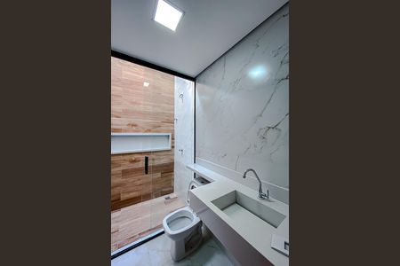 Casa à venda com 200m², 3 quartos e 3 vagasBanheiro da Suíte 1