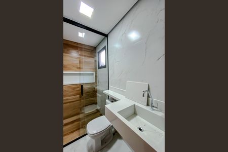 Casa à venda com 200m², 3 quartos e 3 vagasBanheiro da Suíte 2