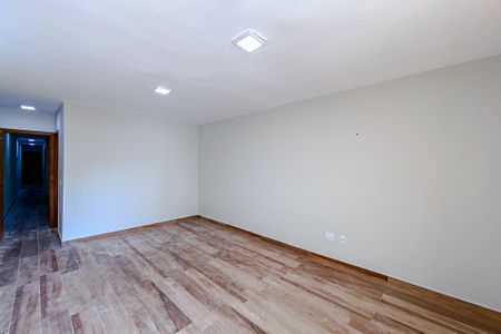 Casa à venda com 200m², 3 quartos e 3 vagasQuarto 1 - Suíte