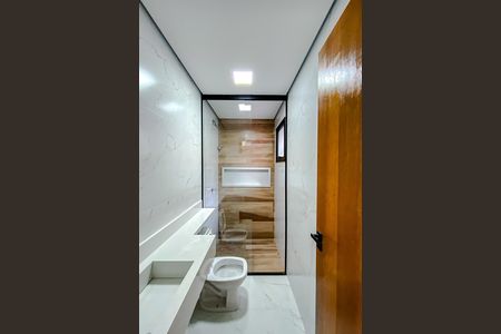 Casa à venda com 200m², 3 quartos e 3 vagasBanheiro da Suíte 3