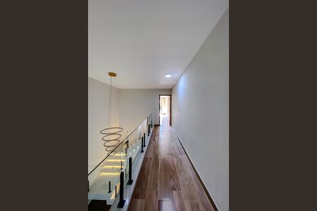 Casa à venda com 200m², 3 quartos e 3 vagasCorredor