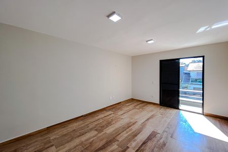 Casa à venda com 200m², 3 quartos e 3 vagasQuarto 1 - Suíte