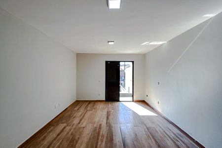 Casa à venda com 200m², 3 quartos e 3 vagasQuarto 1 - Suíte