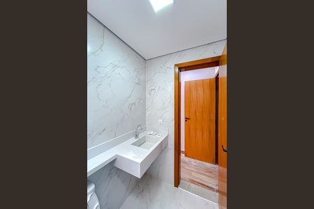 Casa à venda com 200m², 3 quartos e 3 vagasBanheiro da Suíte 1