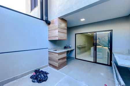 Casa à venda com 200m², 3 quartos e 3 vagasÁrea externa