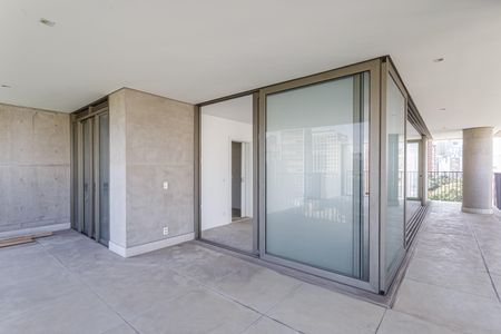 Apartamento à venda com 231m², 3 quartos e 4 vagas Apartamento à venda com 231m², 3 quartos e 4 vagasVaranda da Sala