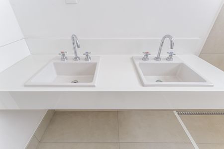 Apartamento à venda com 231m², 3 quartos e 4 vagas Apartamento à venda com 231m², 3 quartos e 4 vagasBanheiro da Suíte 3