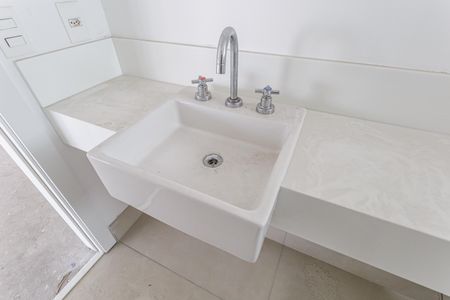 Apartamento à venda com 231m², 3 quartos e 4 vagas Apartamento à venda com 231m², 3 quartos e 4 vagasBanheiro Social