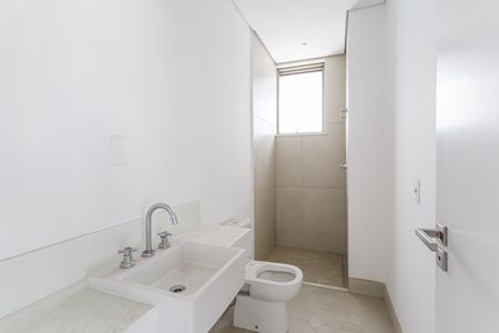 Apartamento à venda com 231m², 3 quartos e 4 vagas Apartamento à venda com 231m², 3 quartos e 4 vagasBanheiro Social