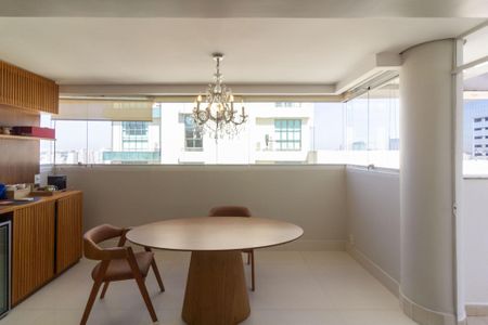 Apartamento para alugar com 125m², 1 quarto e 2 vagasVaranda 