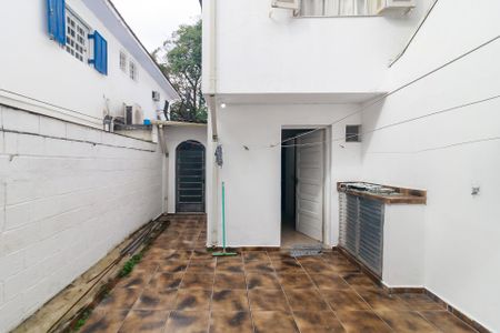Casa para alugar com 200m², 3 quartos e 2 vagasQuintal