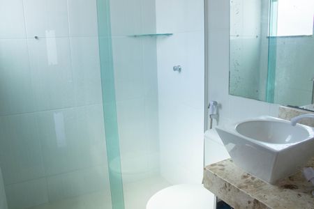 Casa de condomínio para alugar com 85m², 2 quartos e 2 vagasBanheiro da Suíte