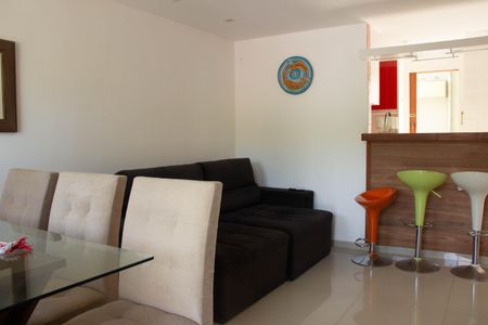 Casa de condomínio para alugar com 85m², 2 quartos e 2 vagassala