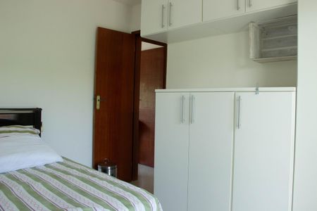 Quarto de casa de condomínio para alugar com 2 quartos, 85m² em Ogiva, Cabo Frio