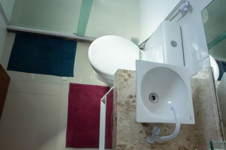 Casa de condomínio para alugar com 85m², 2 quartos e 2 vagasBanheiro da Suíte