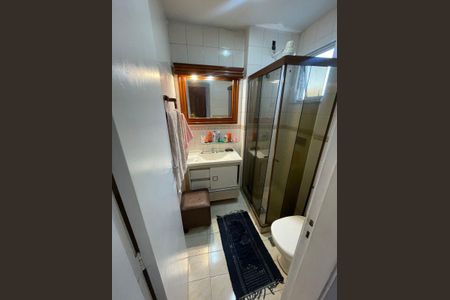 Banheiro de apartamento para alugar com 2 quartos, 72m² em Centro, São Gonçalo