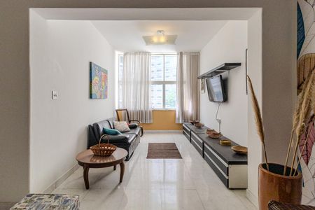 Apartamento à venda com 104m², 2 quartos e 1 vaga Apartamento à venda com 104m², 2 quartos e 1 vagaSala
