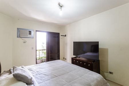 Apartamento à venda com 216m², 4 quartos e 3 vagas Apartamento à venda com 216m², 4 quartos e 3 vagasSuíte 2