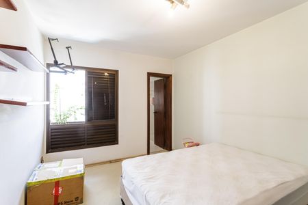Apartamento à venda com 216m², 4 quartos e 3 vagas Apartamento à venda com 216m², 4 quartos e 3 vagasSuíte 1
