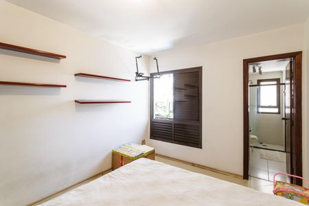 Apartamento à venda com 216m², 4 quartos e 3 vagas Apartamento à venda com 216m², 4 quartos e 3 vagasSuíte 1
