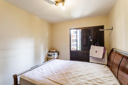 Apartamento à venda com 216m², 4 quartos e 3 vagas Apartamento à venda com 216m², 4 quartos e 3 vagasQuarto 1