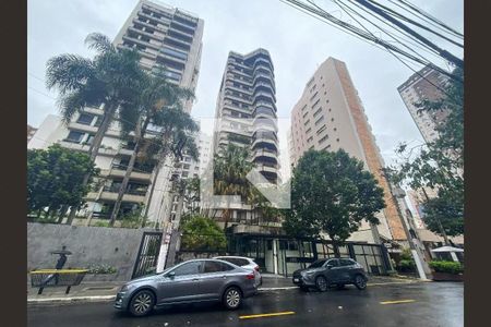 Apartamento à venda com 216m², 4 quartos e 3 vagas Apartamento à venda com 216m², 4 quartos e 3 vagasFachada