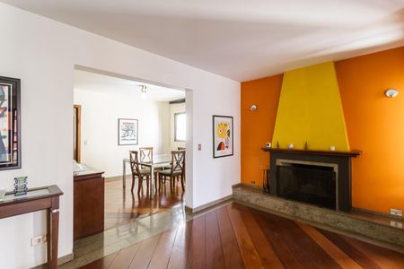 Apartamento à venda com 216m², 4 quartos e 3 vagas Apartamento à venda com 216m², 4 quartos e 3 vagasSala