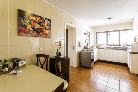 Apartamento à venda com 216m², 4 quartos e 3 vagas Apartamento à venda com 216m², 4 quartos e 3 vagasCozinha