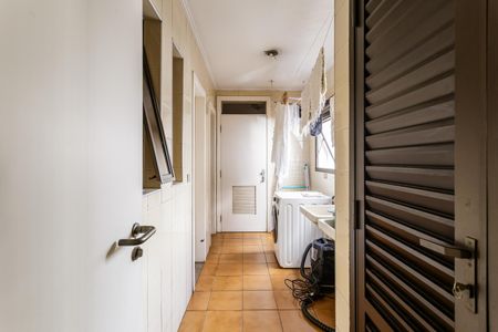 Apartamento à venda com 216m², 4 quartos e 3 vagas Apartamento à venda com 216m², 4 quartos e 3 vagasÁrea de Serviço
