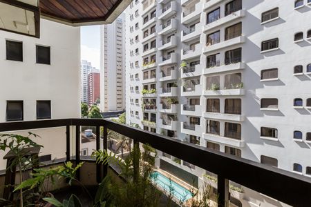 Apartamento à venda com 216m², 4 quartos e 3 vagas Apartamento à venda com 216m², 4 quartos e 3 vagasVaranda