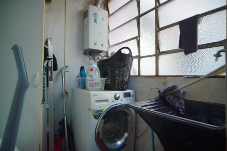 Área de Serviço de apartamento à venda com 3 quartos, 62m² em Rio Branco, Porto Alegre