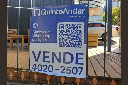 Placa na Fachada de apartamento à venda com 3 quartos, 62m² em Rio Branco, Porto Alegre