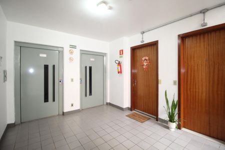 Apartamento à venda com 58m², 2 quartos e 1 vagaCorredor