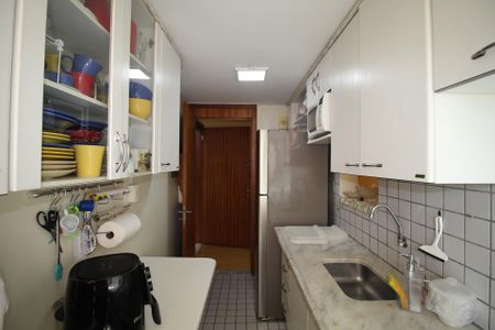 Apartamento à venda com 58m², 2 quartos e 1 vagaCozinha