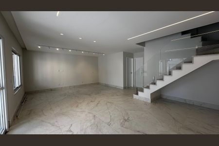 Sala de casa de condomínio à venda com 4 quartos, 273m² em Recreio dos Bandeirantes, Rio de Janeiro