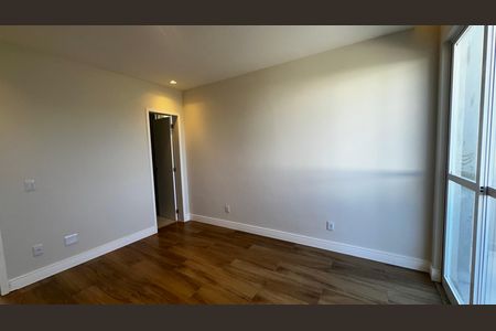 Casa de condomínio à venda com 273m², 4 quartos e 3 vagas Casa de condomínio à venda com 273m², 4 quartos e 3 vagasSuíte 3