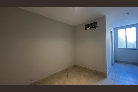 Casa de condomínio à venda com 273m², 4 quartos e 3 vagas Casa de condomínio à venda com 273m², 4 quartos e 3 vagasSuíte 1