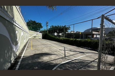 Casa de condomínio à venda com 273m², 4 quartos e 3 vagas Casa de condomínio à venda com 273m², 4 quartos e 3 vagasÁrea comum