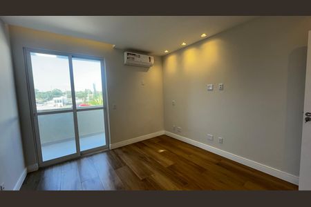 Casa de condomínio à venda com 273m², 4 quartos e 3 vagas Casa de condomínio à venda com 273m², 4 quartos e 3 vagasSuíte 3