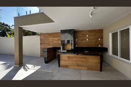 Casa de condomínio à venda com 273m², 4 quartos e 3 vagas Casa de condomínio à venda com 273m², 4 quartos e 3 vagasChurrasqueira