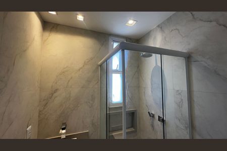 Casa de condomínio à venda com 273m², 4 quartos e 3 vagas Casa de condomínio à venda com 273m², 4 quartos e 3 vagasBanheiro da Suíte 2