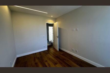 Casa de condomínio à venda com 273m², 4 quartos e 3 vagas Casa de condomínio à venda com 273m², 4 quartos e 3 vagasSuíte 2