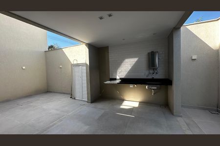 Casa de condomínio à venda com 273m², 4 quartos e 3 vagas Casa de condomínio à venda com 273m², 4 quartos e 3 vagasÁrea de Serviço