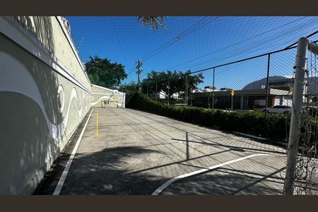 Casa de condomínio à venda com 273m², 4 quartos e 3 vagas Casa de condomínio à venda com 273m², 4 quartos e 3 vagasÁrea comum
