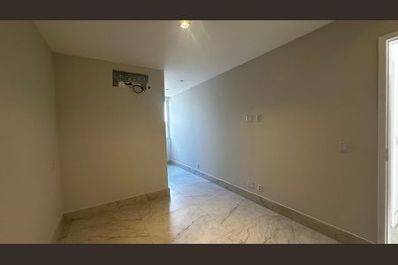Casa de condomínio à venda com 273m², 4 quartos e 3 vagas Casa de condomínio à venda com 273m², 4 quartos e 3 vagasSuíte 1