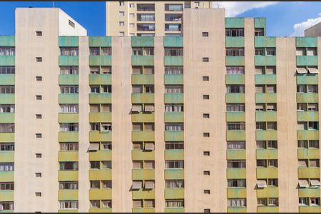 Apartamento à venda com 34m², 1 quarto e sem vagaVista - Sala